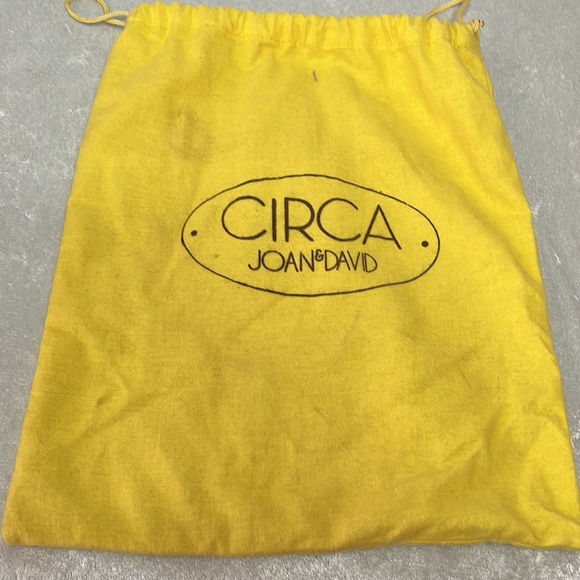 Circa Joan & David Pumps - Picture 6 of 6